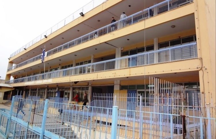 39ο Λύκειο Αθηνών: Πρώτο κουδούνι με συγχωνεύσεις τμημάτων εν μέσω πανδημίας