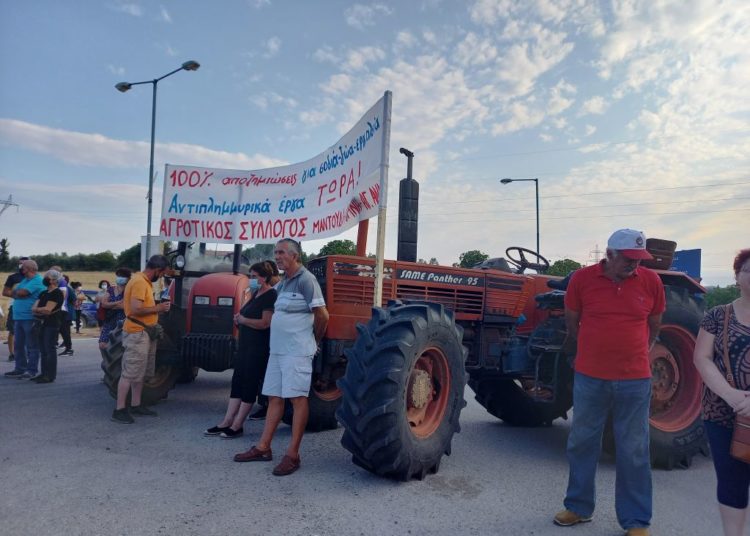 Μεγάλο και μαχητικό συλλαλητήριο στη Στροφυλιά στην Εύβοια (φωτογραφίες-βίντεο)