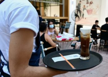 Υπέρτατη κοροϊδία ο κατώτατος μισθός με «αύξηση» 13 ευρώ