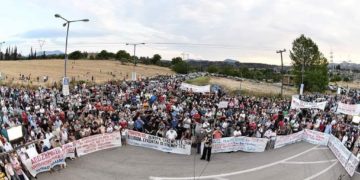 Μεγάλο και μαχητικό συλλαλητήριο στη Στροφυλιά στην Εύβοια (φωτογραφίες-βίντεο)
