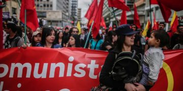 Ο φόβος της αστικής τάξης και  η κομμουνιστική νιότη του κόσμου