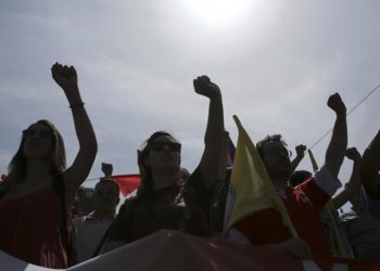 Προς ακραία  κοινωνικά φαινόμενα