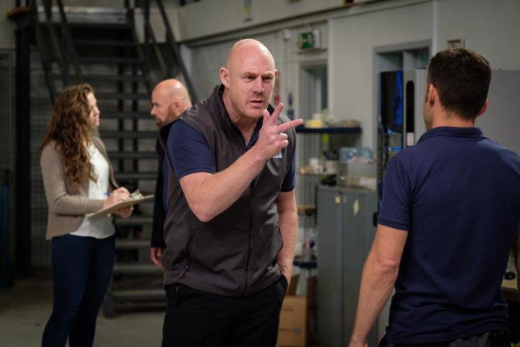 Χαρούμενος σαρωτής δυστυχισμένος άνθρωπος