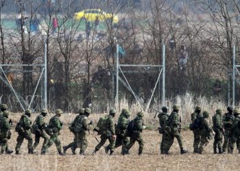 Στέλνουν τις Ειδικές Δυνάμεις ενάντια στους πρόσφυγες…