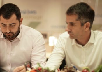 Ρέκβιεμ για το κυβερνητικό αφήγημα η παραδοχή για «εντολή μη κατάσβεσης»