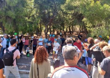 Αττικό Άλσος: Mαζική συγκέντρωση κατοίκων ενάντια στο λουκέτο σε χώρους άθλησης (φωτό)