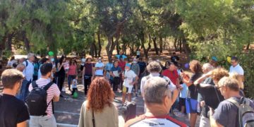 Αττικό Άλσος: Mαζική συγκέντρωση κατοίκων ενάντια στο λουκέτο σε χώρους άθλησης (φωτό)