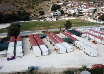 Έξι μήνες σε κοντέινερ στην Ελασσόνα