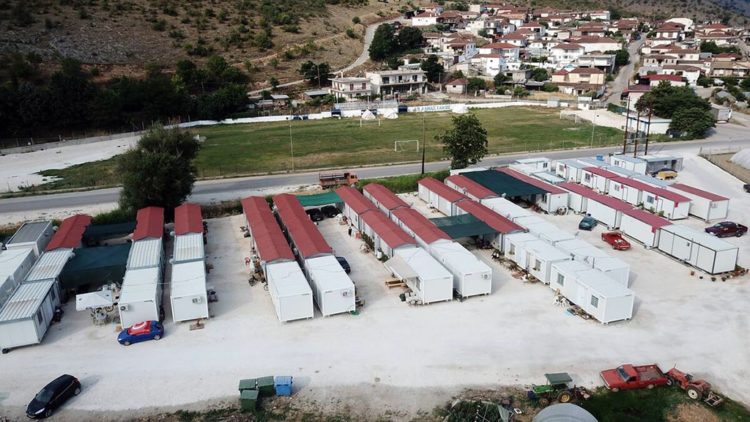 Έξι μήνες σε κοντέινερ στην Ελασσόνα