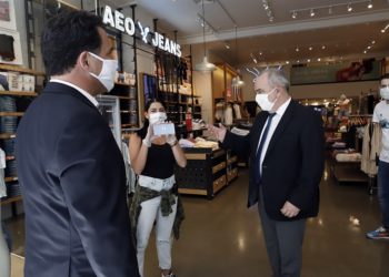 Στον «θάνατο του εμποράκου» ωθούν κυβέρνηση και ΕΕ