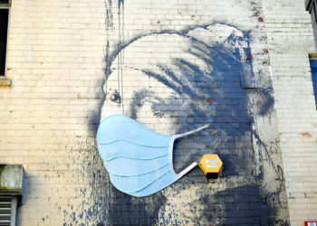 Ο αγώνας για απελευθέρωση, η «γυμνή ζωή» και τα εμβόλια