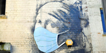 Ο αγώνας για απελευθέρωση, η «γυμνή ζωή» και τα εμβόλια