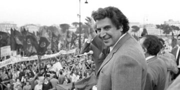 Δίκτυο «Σπάρτακος»: Αξιωματικοί σε στρατόπεδο της Θεσσαλονίκης βρίζουν τον Θεοδωράκη ως… Γκεσταπίτη και πράκτορα της KGB