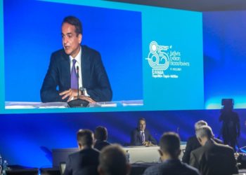 Πολλά στους λίγους, χάντρες στους πολλούς