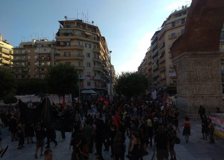 ΔΕΘ: Μαχητική ανυπακοή, πάλη για ανατροπή (φωτο+βίντεο)