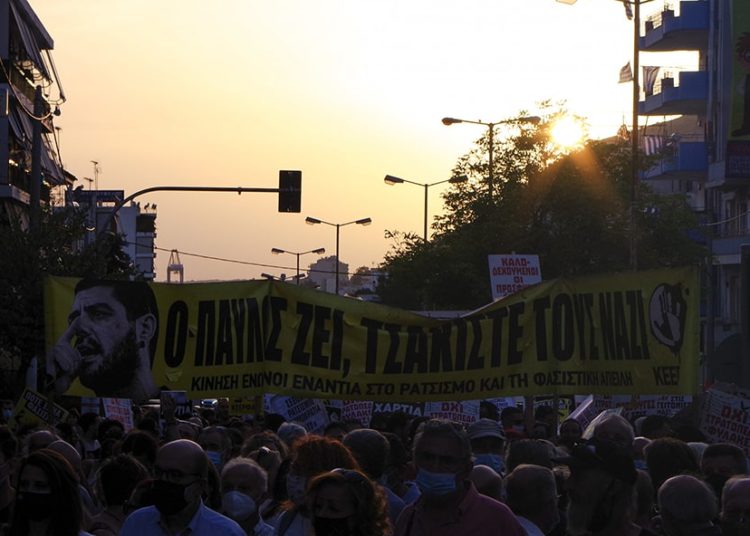 Μεγαλειώδης αντιφασιστική πορεία για τον Παύλο στο Κερατσίνι (φωτο-βίντεο)