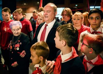 Ρωσία: Νίκη Πούτιν, άνοδος ΚΚΡΟ, κενό Αριστεράς