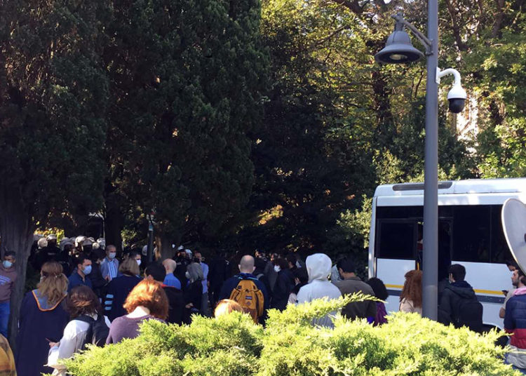 Τουρκία: Άγρια καταστολή των ΜΑΤ κατά φοιτητών στο πανεπιστήμιο του Βοσπόρου!