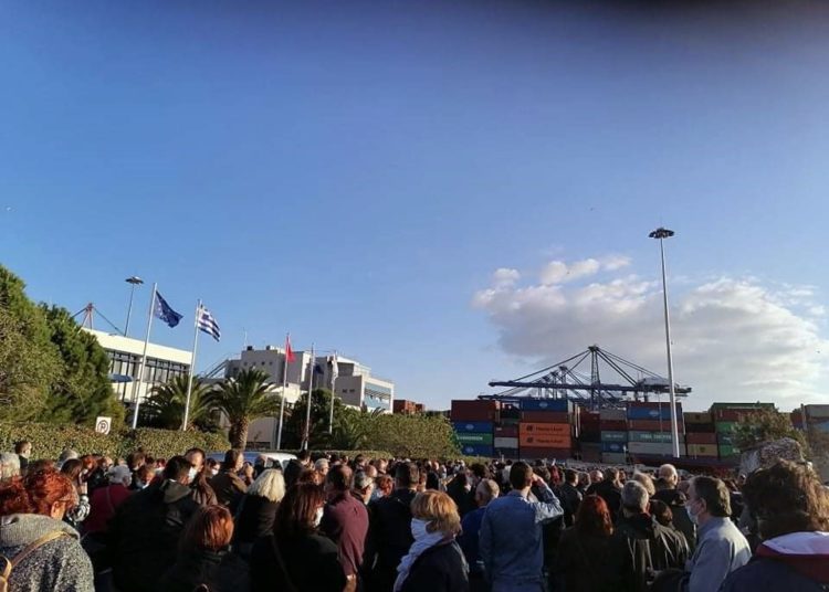 Ψηλά οι σημαίες του αγώνα από τους εργαζομένους της COSCO