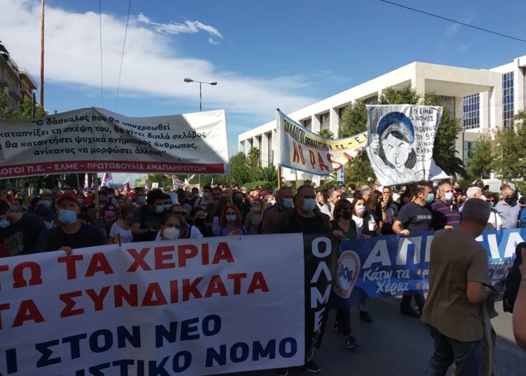 Απεργία σεισμός, πορεία ποταμός, μήνυμα: Συνεχίζουμε για τη νίκη (φωτο-βίντεο)