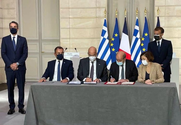 Με αεροπλάνα και βαπόρια και με τους «λύκους» τους παλιούς