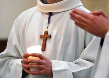 Μια εγκληματική οργάνωση με τον… σταυρό στο χέρι;