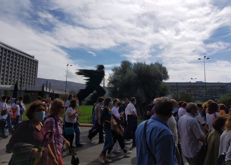 Απεργία σεισμός, πορεία ποταμός, μήνυμα: Συνεχίζουμε για τη νίκη (φωτο-βίντεο)