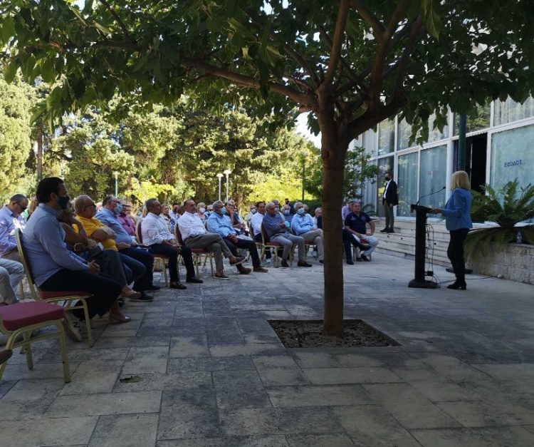 ΚΙΝΑΛ: Άρχισε ο σκυλοκαβγάς για το πάπλωμα