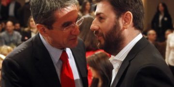 Πληθαίνουν οι μνηστήρες για τον πράσινο θρόνο της συγκυβέρνησης