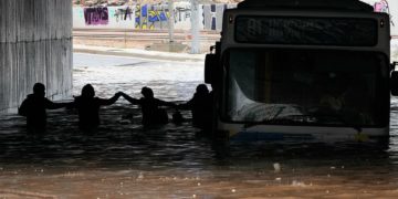 Μπίζνες, καταστολή και «θεομηνίες»