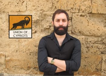  Οζ Καραχάν: Η Τουρκία μας απειλεί «υπακούστε ή φύγετε»