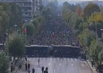 28 Οκτώβρη 2011: Όταν παρέλασε ο λαός και φυγαδεύτηκαν οι επίσημοι