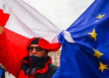Πολωνία-Αυστρία: Χωρίς τέλος η κρίση στην ΕΕ