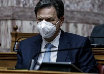 «Μεταμνημονιακή αξιολόγηση»: Επιτάχυνση πλειστηριασμών, κόψιμο επιδομάτων