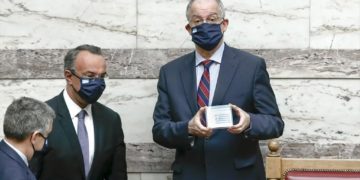 Προϋπολογισμός πανδημίας με μειωμένα τα κονδύλια της υγείας