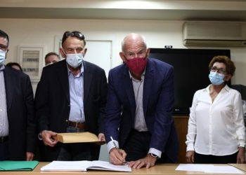 ΚΙΝΑΛ: Υποψήφιοι δύο ταχυτήτων και υποκρισία στην κούρσα διαδοχής