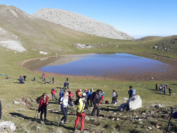 Άγραφα: Συμβολική ανάβαση διαμαρτυρίας ενάντια στο αιολικό πάρκο