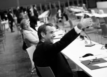 COP26: Με βασικό επιχείρημα το ρυπογόνο και πανάκριβο φυσικό αέριο