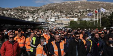 Απεργία στην COSCO: Υποχώρηση της εργοδοσίας και πρώτη εργατική νίκη