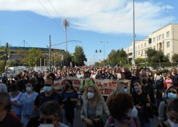 Οι εκπαιδευτικοί επιμένουν να «αξιολογήσουν» την Κεραμέως