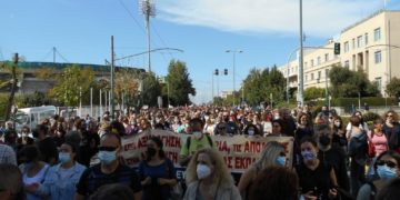 Οι εκπαιδευτικοί επιμένουν να «αξιολογήσουν» την Κεραμέως