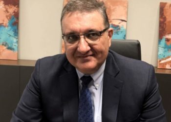 ΟΕΝΓΕ-ΕΙΝΑΠ κατά προέδρου ΠΙΣ που θέλει οι ανεμβολίαστοι ασθενείς να πληρώνουν τα νοσήλια!