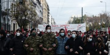 «Χακί» μήνυμα αγώνα και αλληλεγγύης από δεκάδες φαντάρους