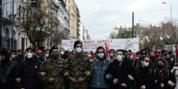 Τα στρατευμένα νιάτα τίμησαν και φέτος το Πολυτεχνείο