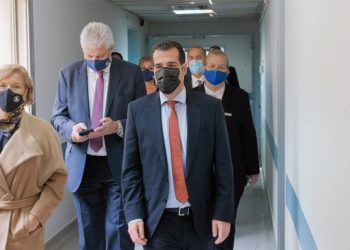 Φονικές περικοπές στη δημόσια υγεία
