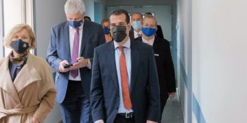 Φονικές περικοπές στη δημόσια υγεία