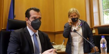 Δώδεκα κυβερνητικά διαγγέλματα, κανένα μέτρο, εκατόμβες απωλειών