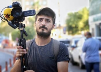 Οι τουρκικές αρχές συλλαμβάνουν Κούρδο δημοσιογράφο ο οποίος κάλυπτε δολοφονία Κούρδων