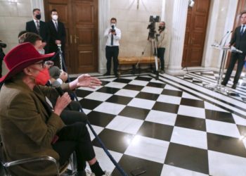 Κινήσεις δημοσιογράφων: «Κάτω τα χέρια από την Ingeborg Beugel-Κάτω τα χέρια από την ελεύθερη δημοσιογραφία»