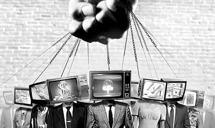 Το «πιστό κοινό» της τηλεοπτικής χειραγώγησης